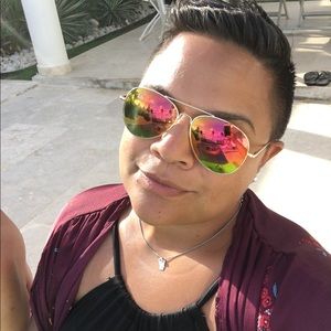 Meet your Posher, Mari